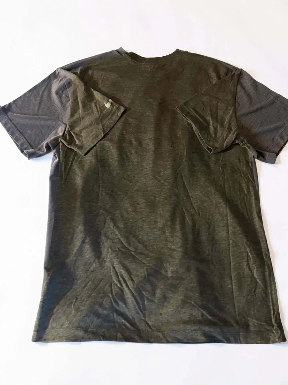 Nike Dri-FIT performance  Unisex T-Shirt - Size M/Grey